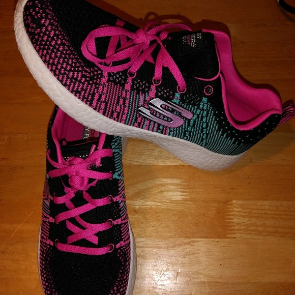 Shoes - Picture 2 of 4